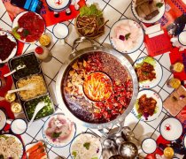 餐飲品牌全案設(shè)計參考：對比其他明星開的餐廳，這家火鍋店為什么能持續(xù)火爆
